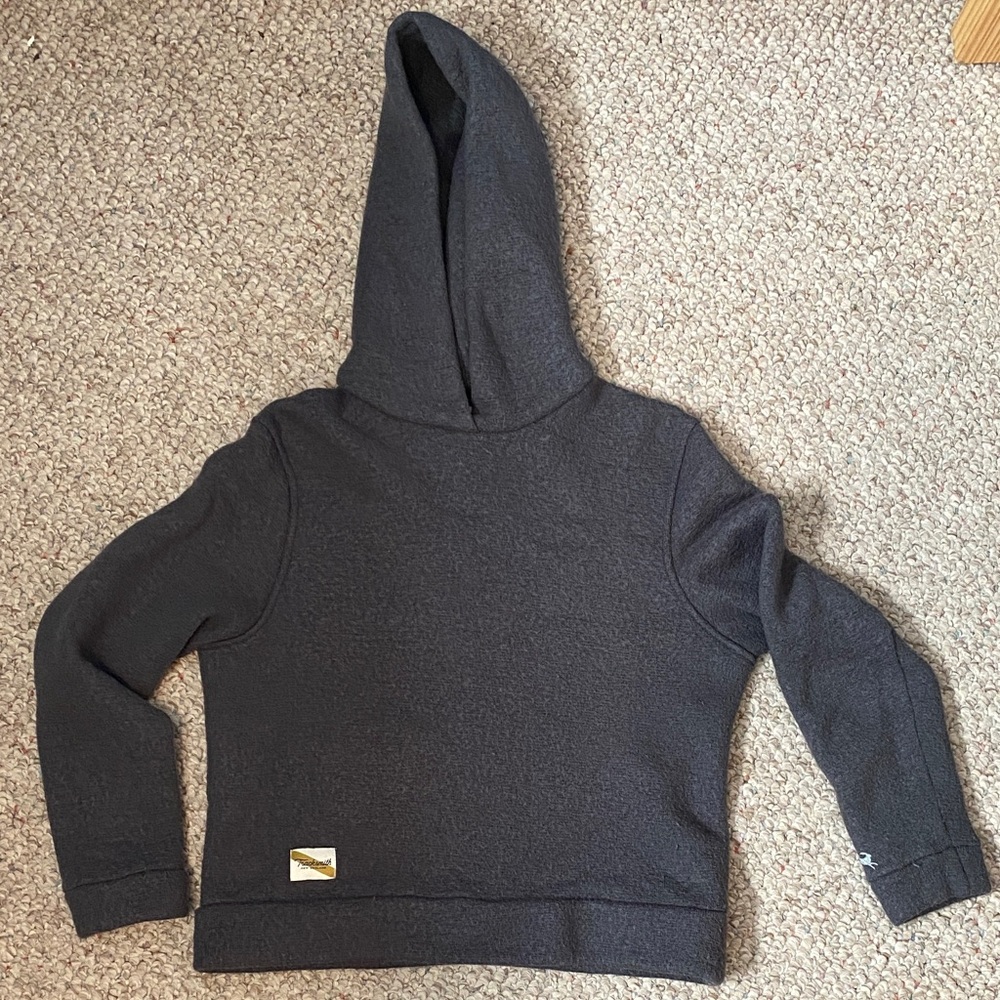 LIKE NEW. Tracksmith NDO hoodie. Size medium. Dark grey.